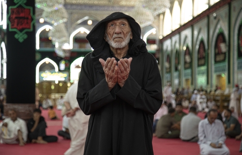 ياوجيها عند الله اشفع لنا عند الله 