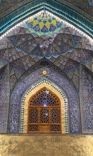 زخارف ونقوش اسلامية في العتبة العلوية