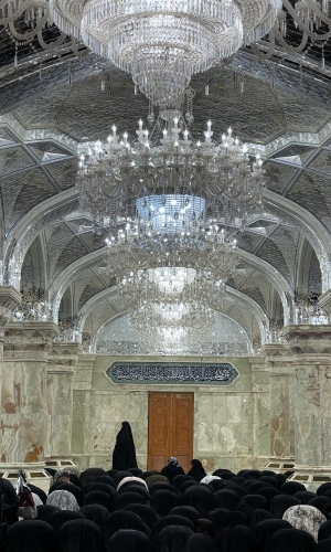 صلاة الجماعة في صحن العتبة العلوية المقدسة 