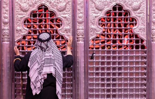 اَلسَّلامُ عَلَيْكَ يَا حُجَّةَ اللهِ وَدَلِيلَ إِرَادَتِهِ